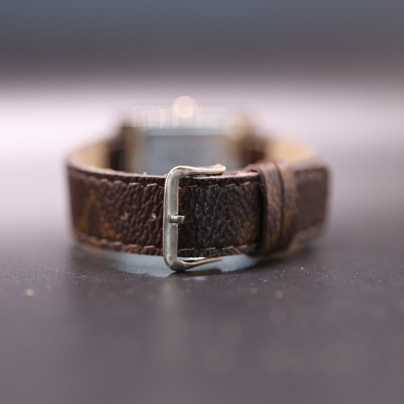 Louis Vuitton Watch - Picture 2 of 6